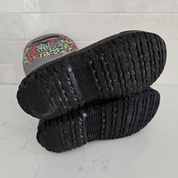 Bogs York Classic High Grasp Handles Waterproof Insulated Snow Boots Leopard 1 - Picture 6 of 7